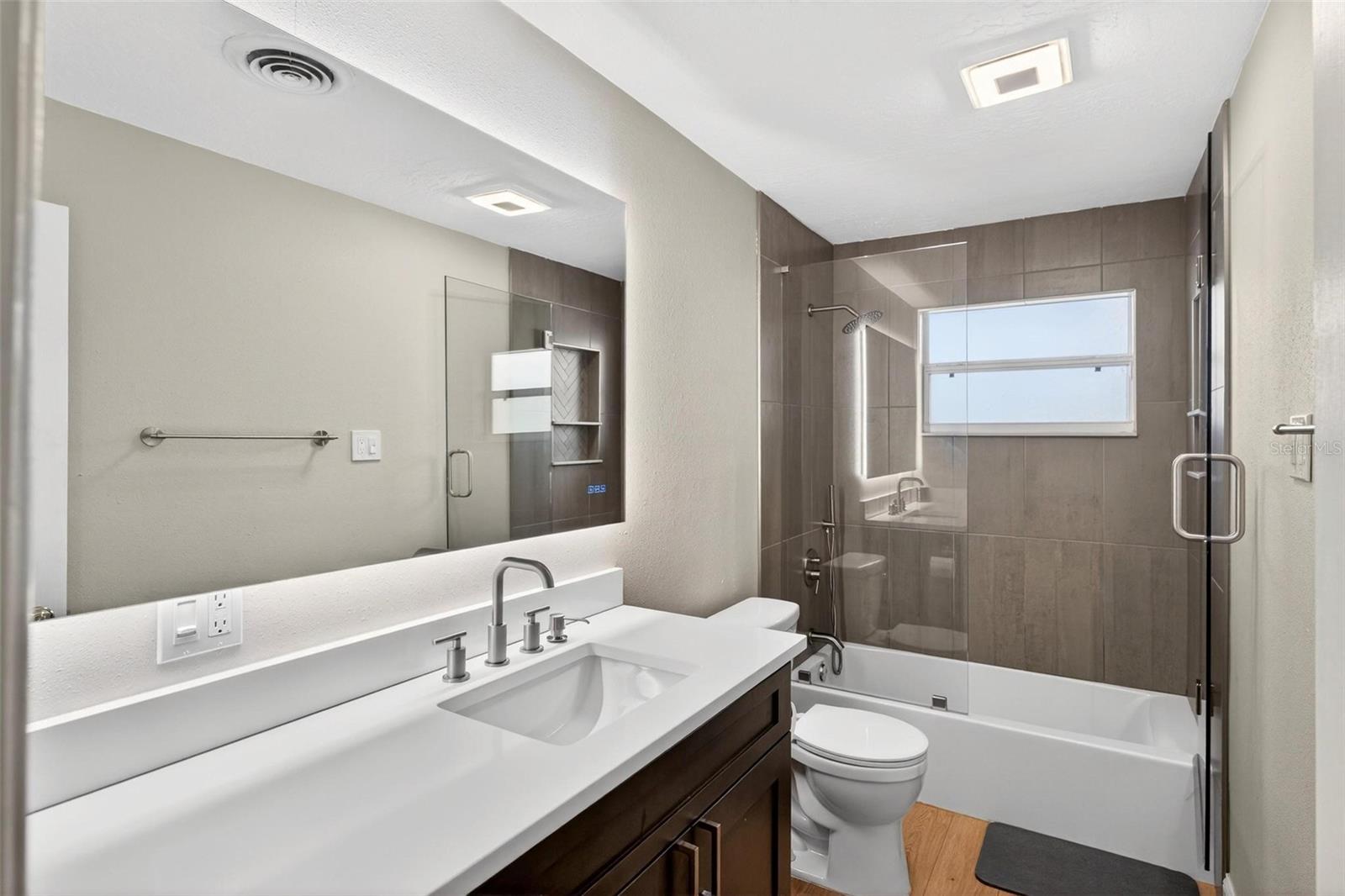 Image 21 of 67 For 113 Deleon Road