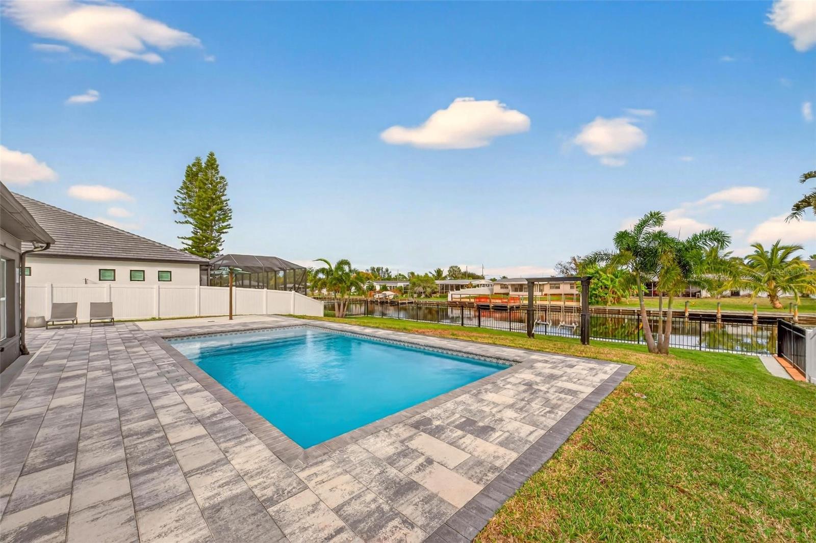 Image 43 of 67 For 113 Deleon Road