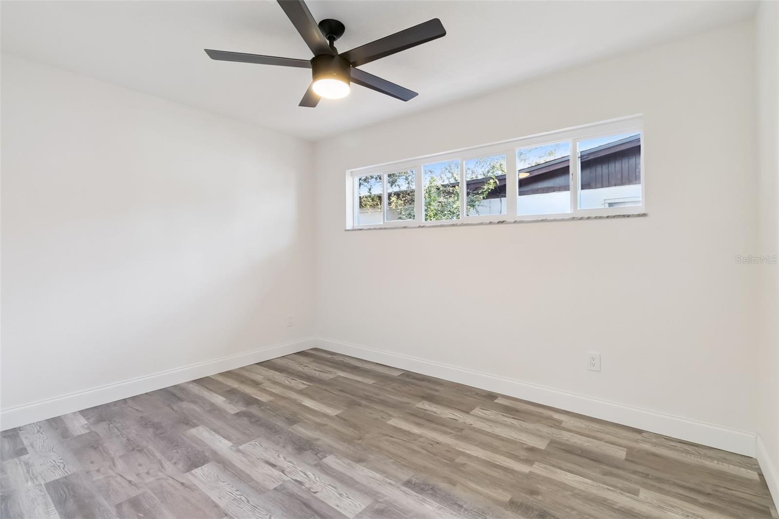 Image 15 of 21 For 140 Barbados Drive