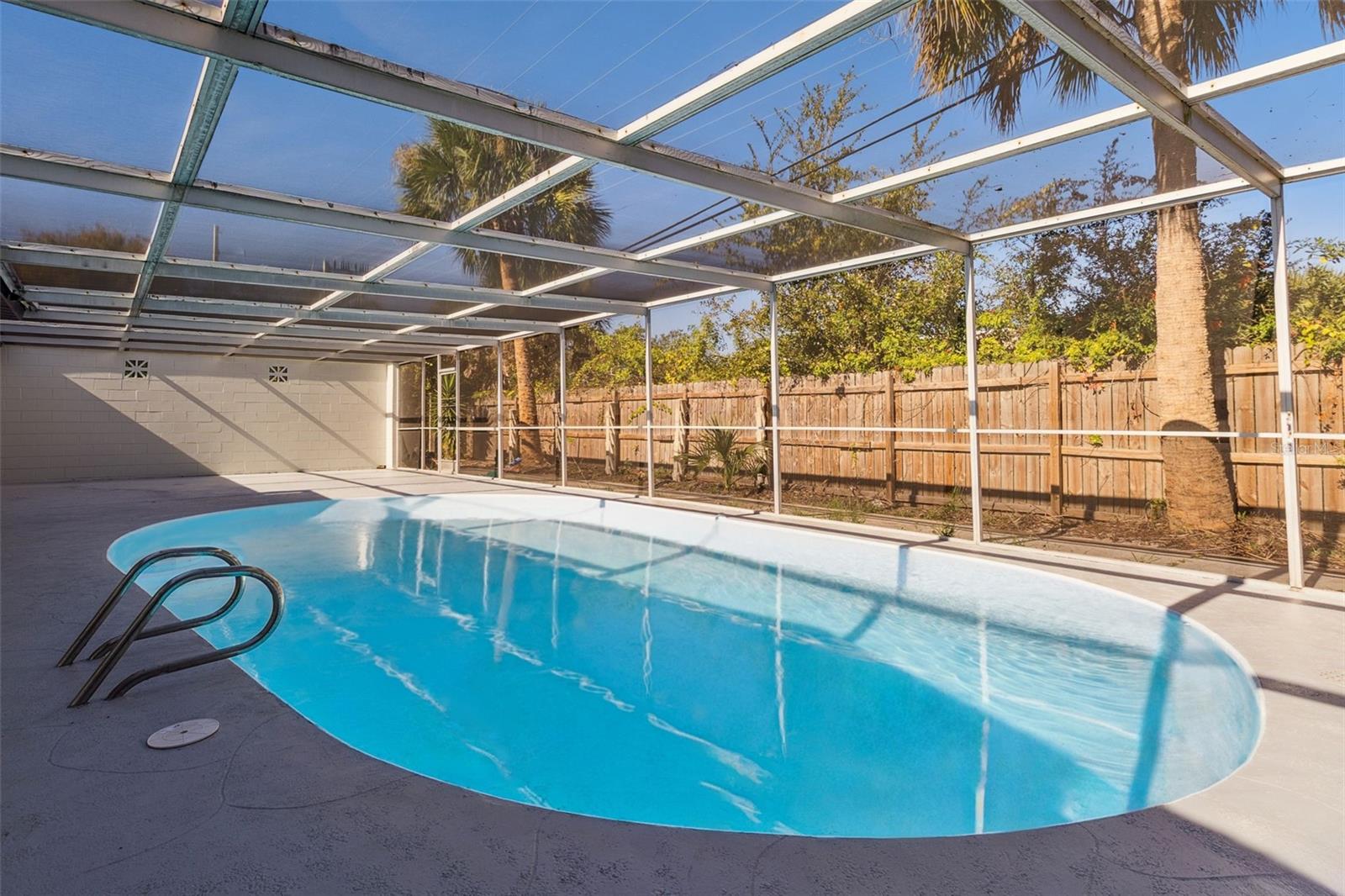 Image 18 of 21 For 140 Barbados Drive