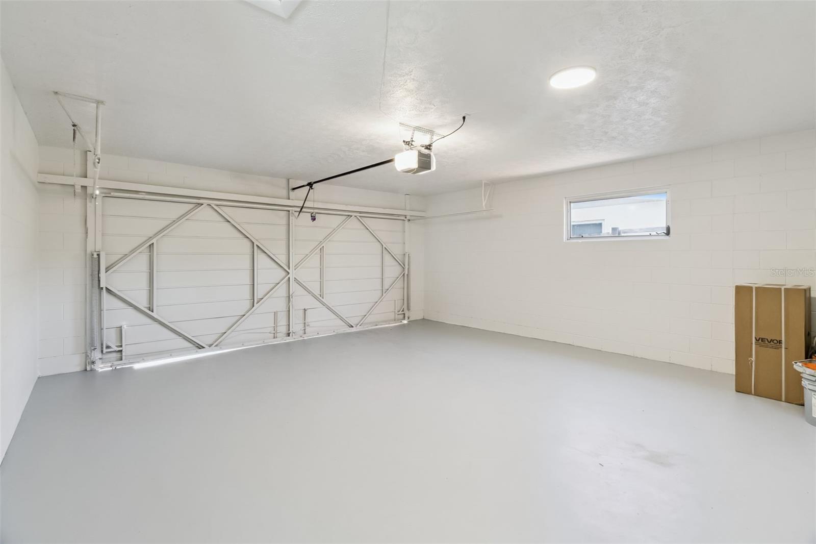 Image 20 of 21 For 140 Barbados Drive