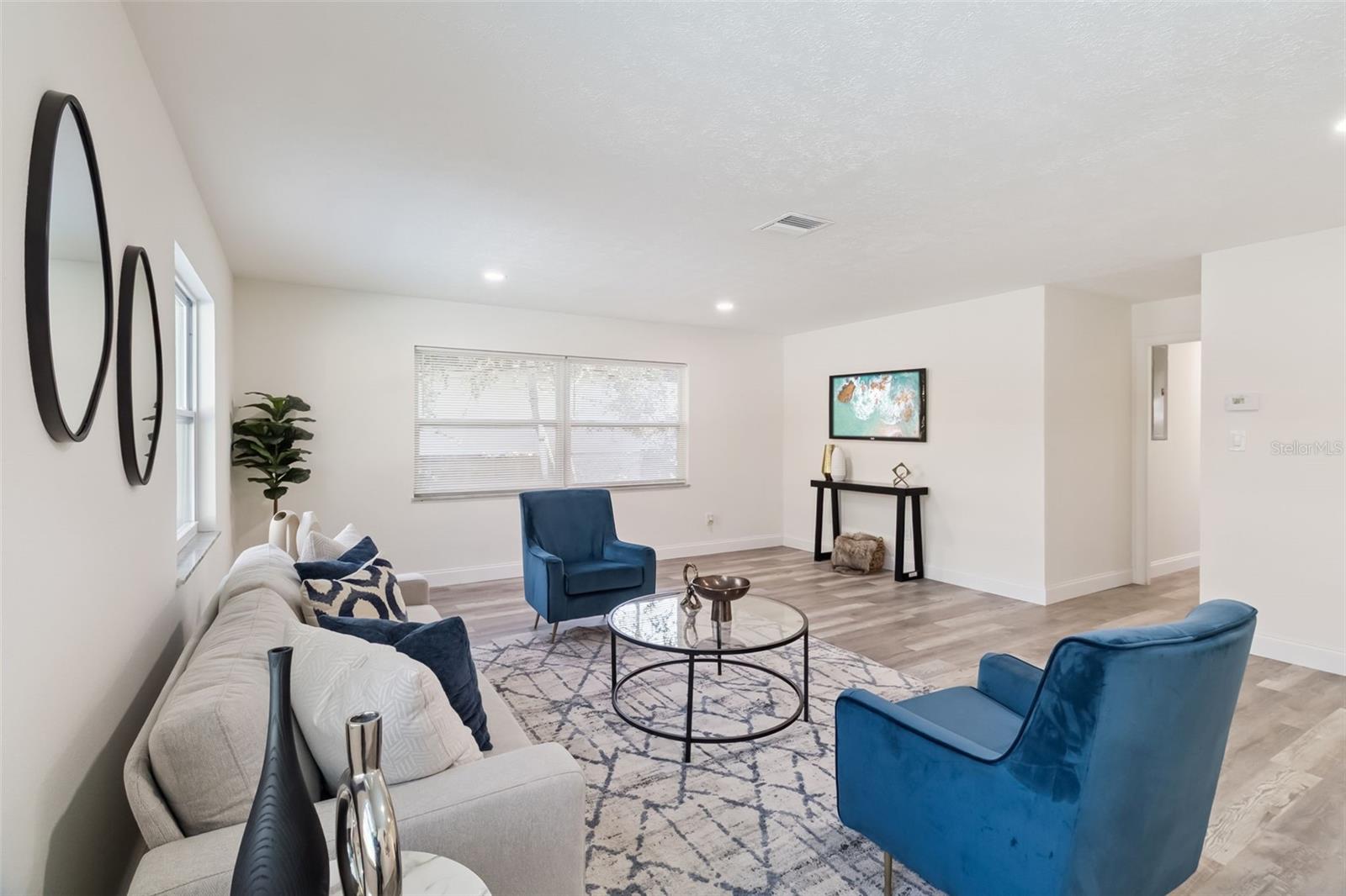 Image 3 of 21 For 140 Barbados Drive