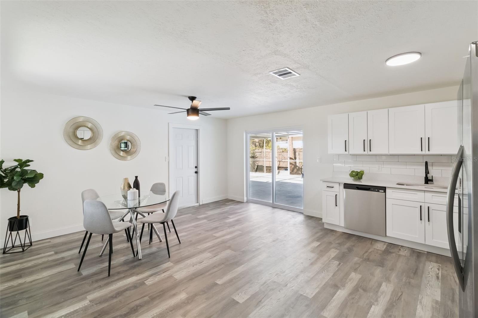 Image 6 of 21 For 140 Barbados Drive