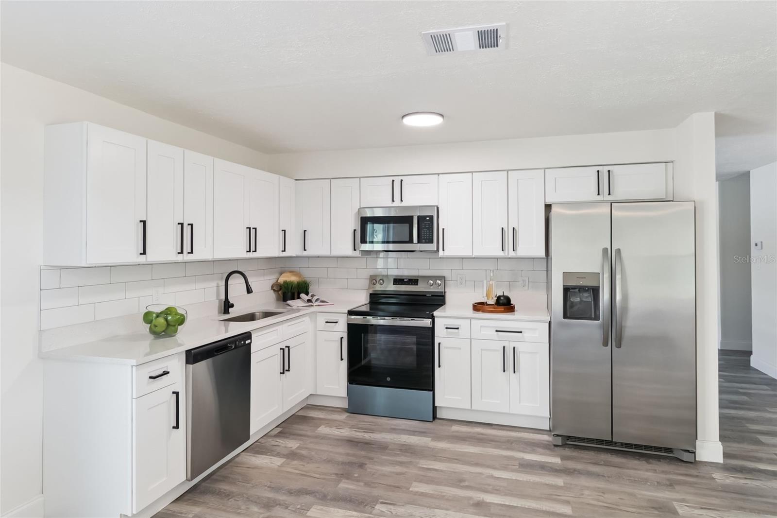 Image 8 of 21 For 140 Barbados Drive