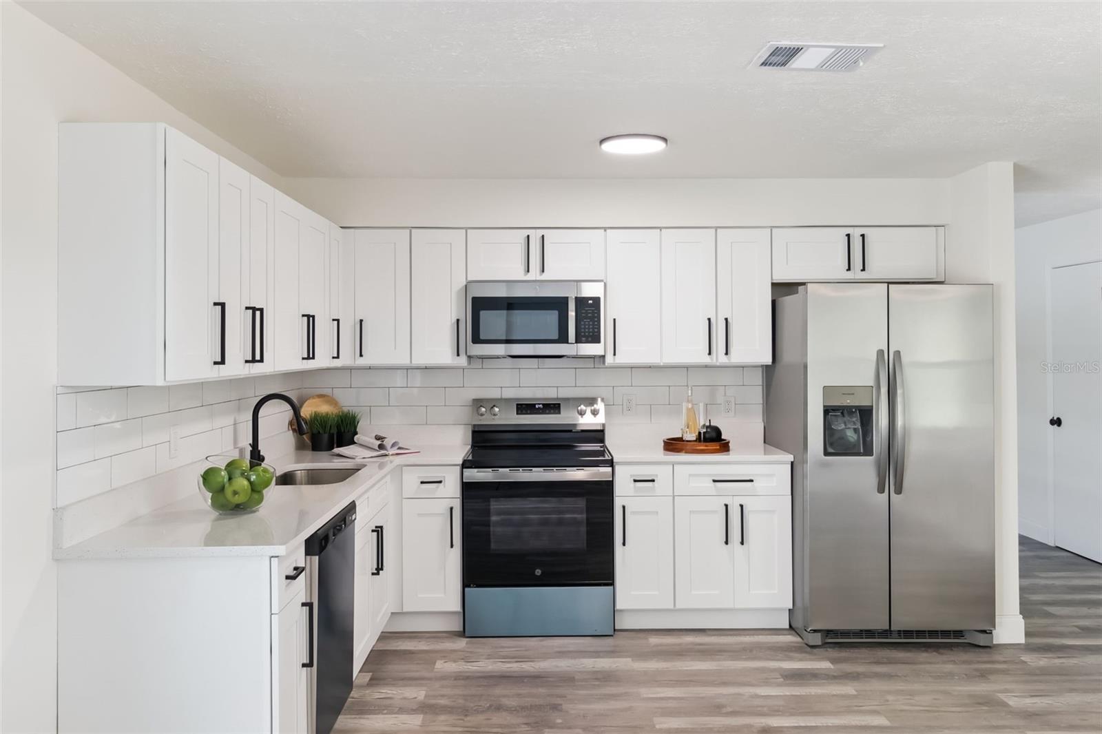 Image 9 of 21 For 140 Barbados Drive