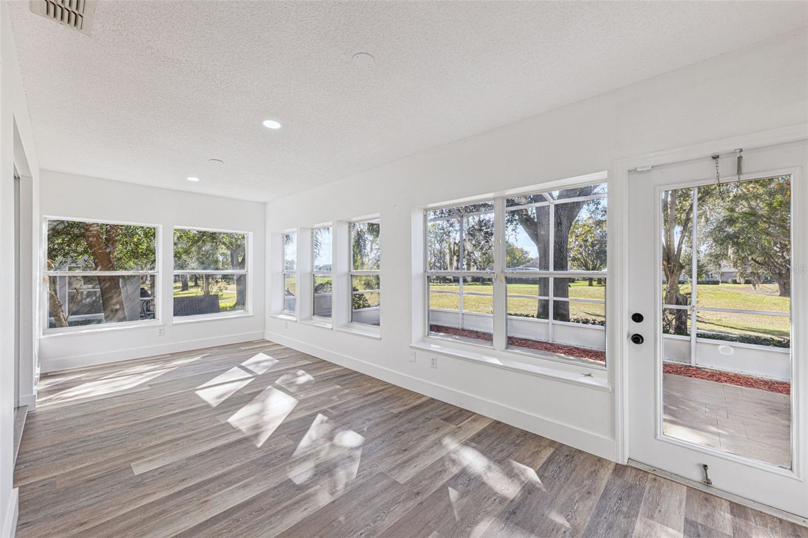 Image 25 of 77 For 3674 Doune Way