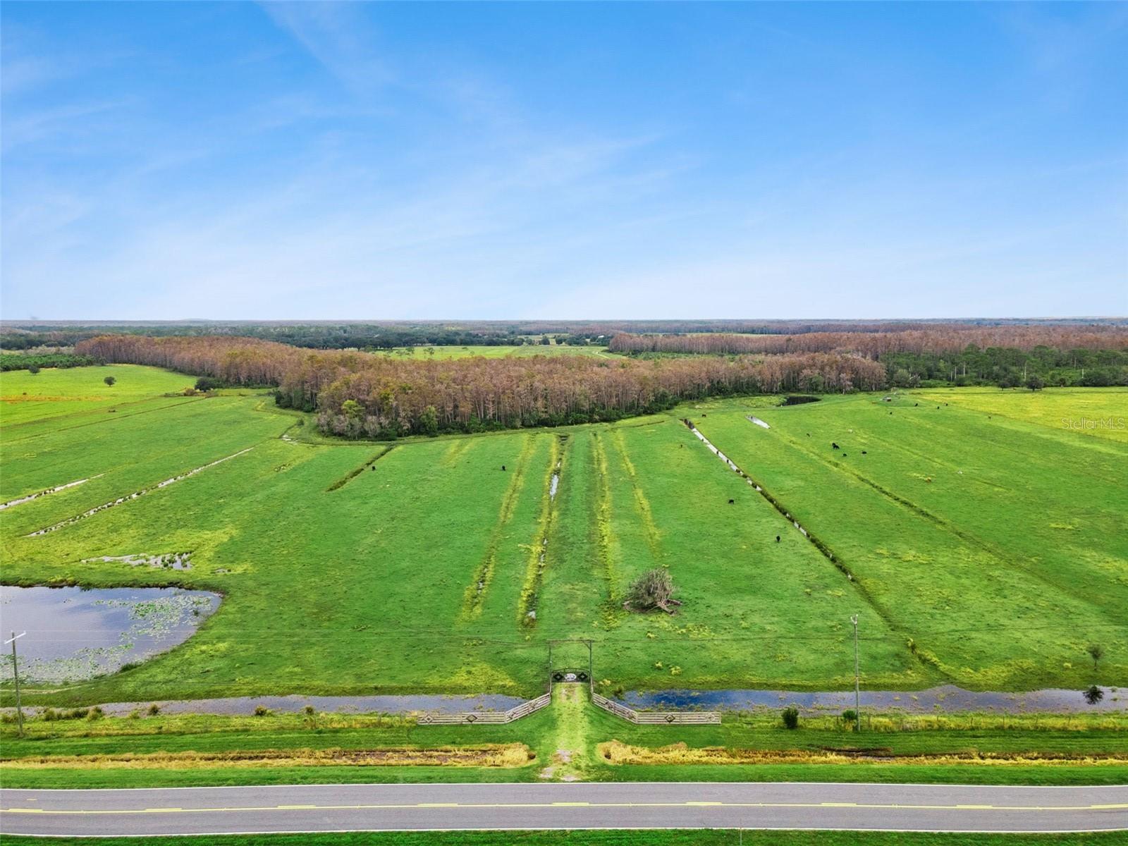 Listing photo id 6 for 1099 Canoe Creek Road