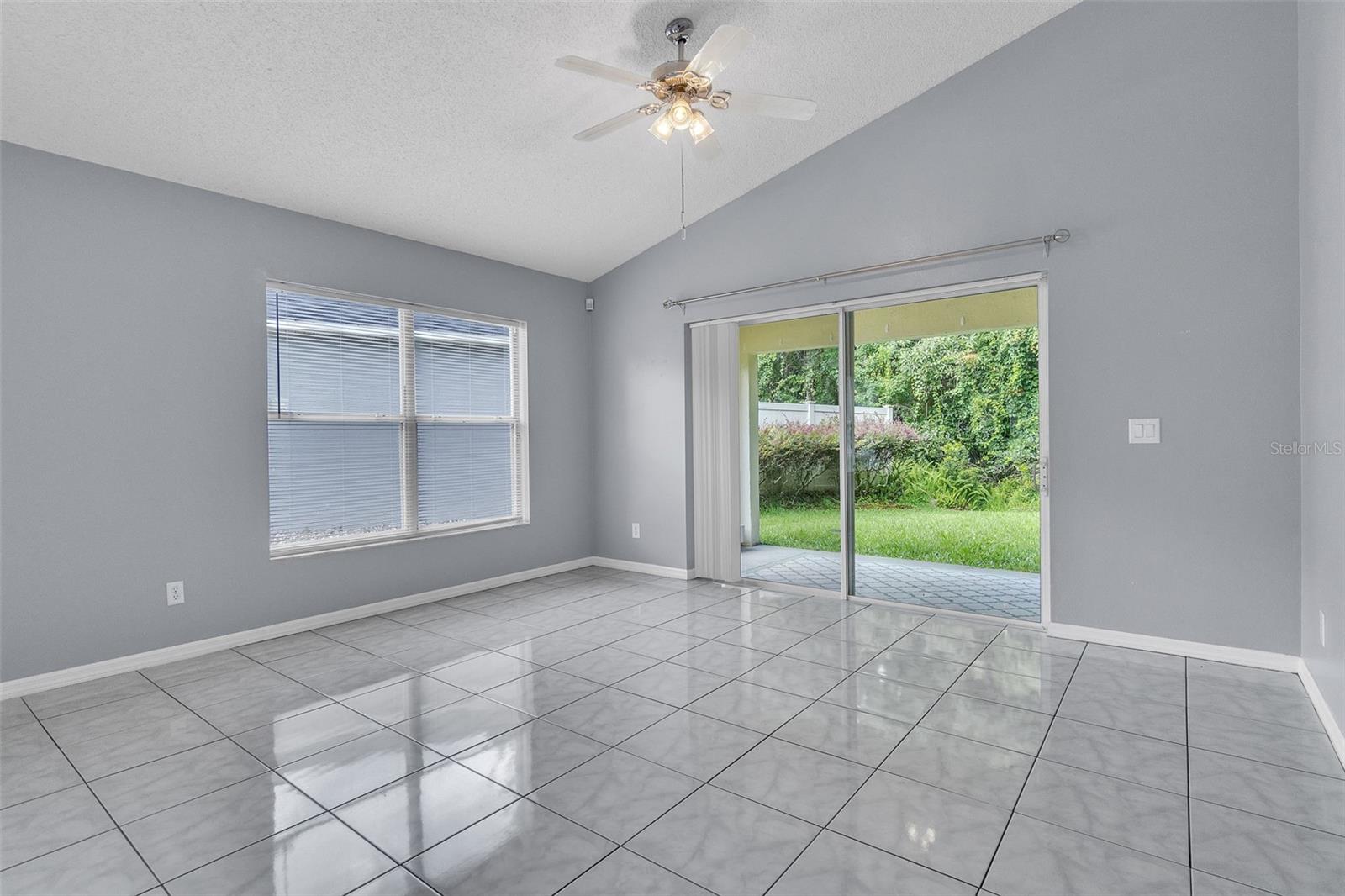 Image 10 of 53 For 4454 King Edward Drive