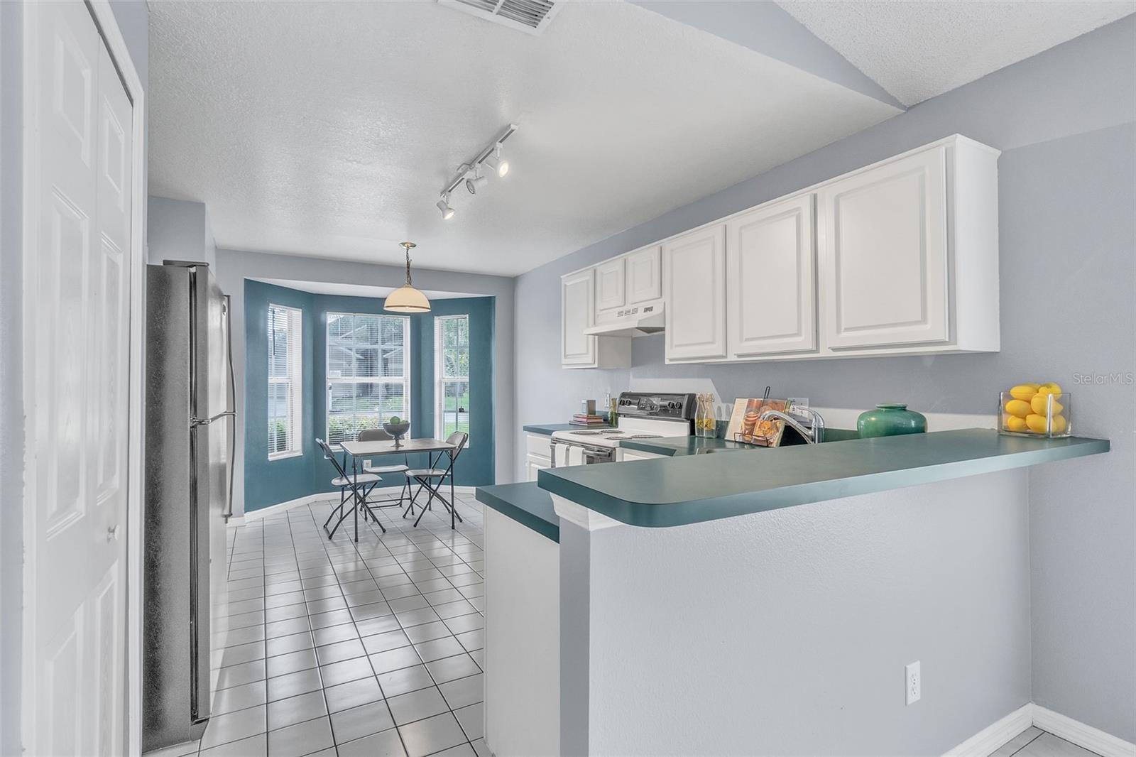 Image 16 of 53 For 4454 King Edward Drive