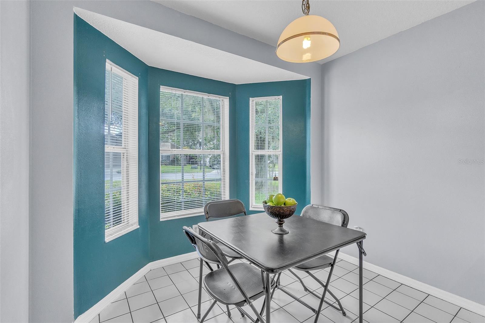 Image 22 of 53 For 4454 King Edward Drive