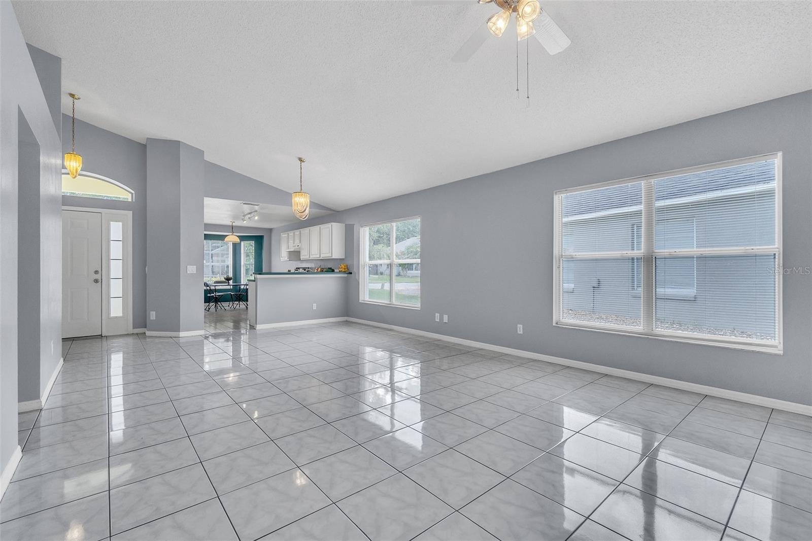 Image 5 of 53 For 4454 King Edward Drive