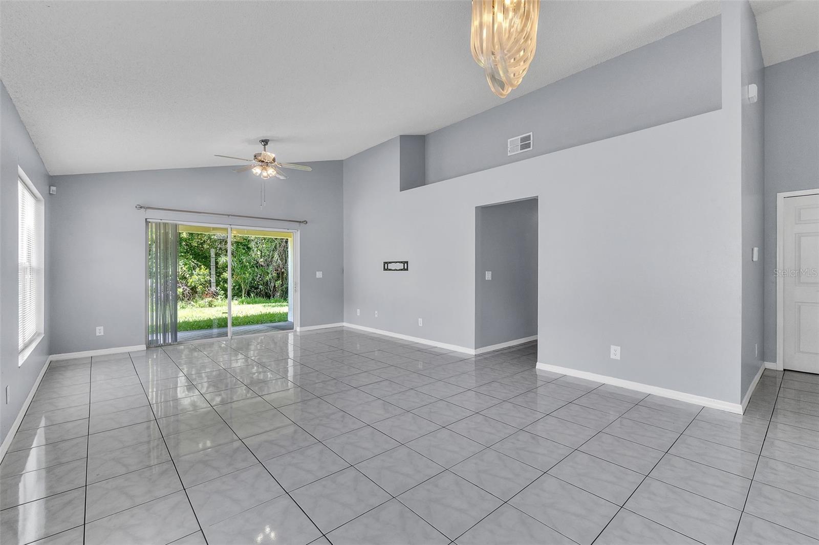 Image 6 of 53 For 4454 King Edward Drive