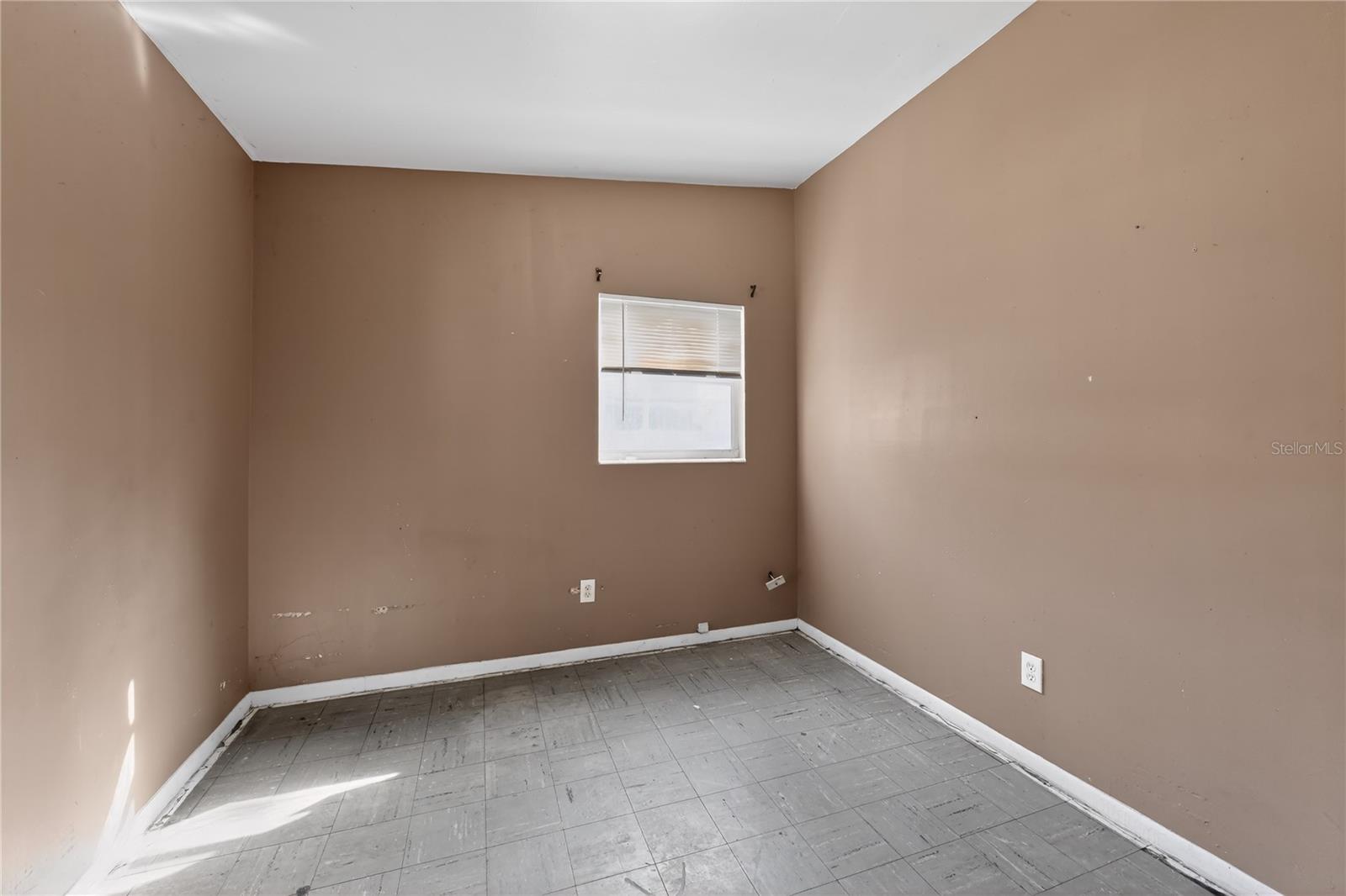 Image 24 of 30 For 1927 7th Avenue E