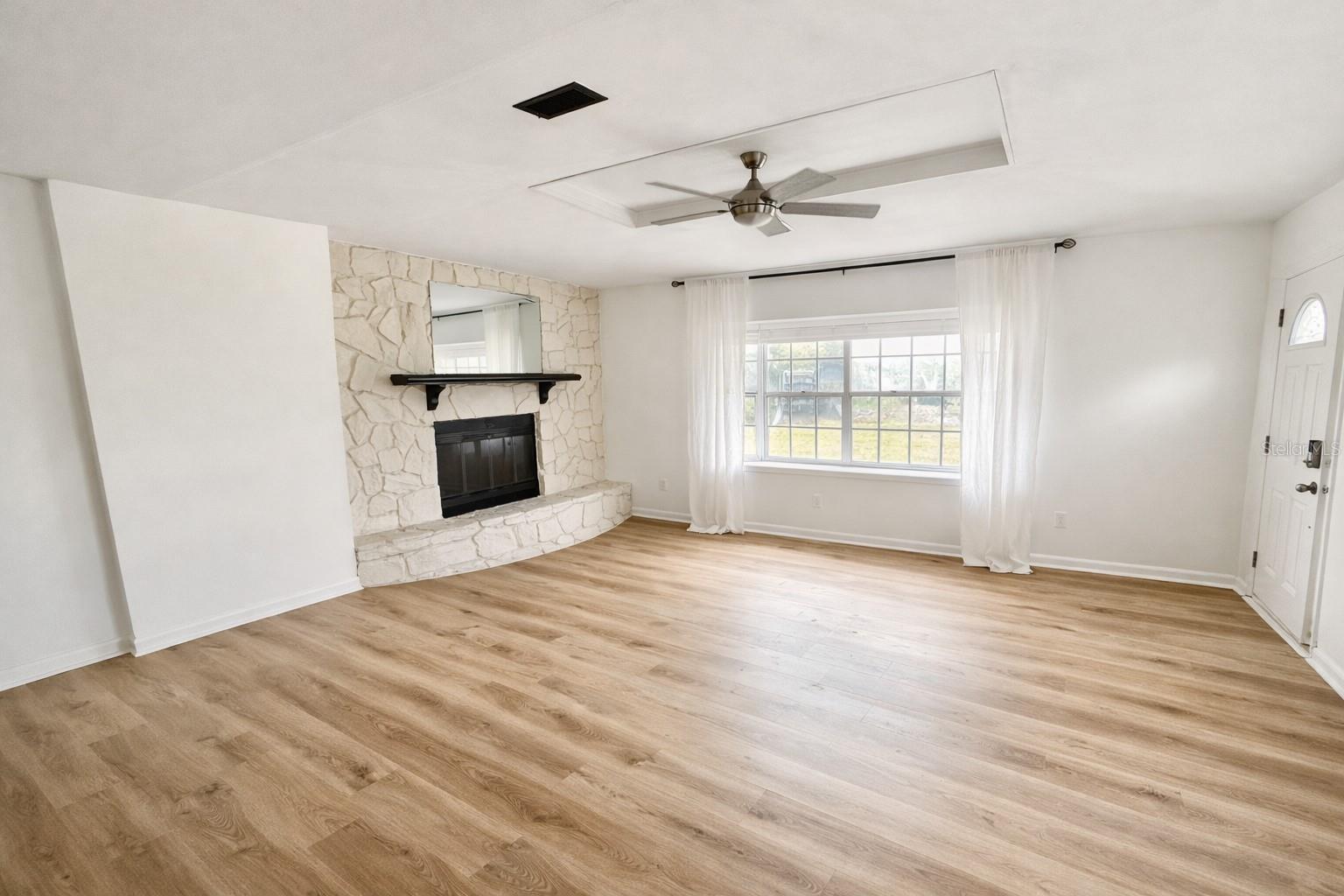 Image 4 of 12 For 4128 Arcot Circle