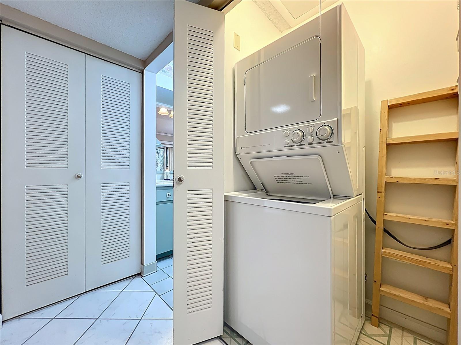 Image 36 of 77 For 130 Jasmine Woods Court 10d