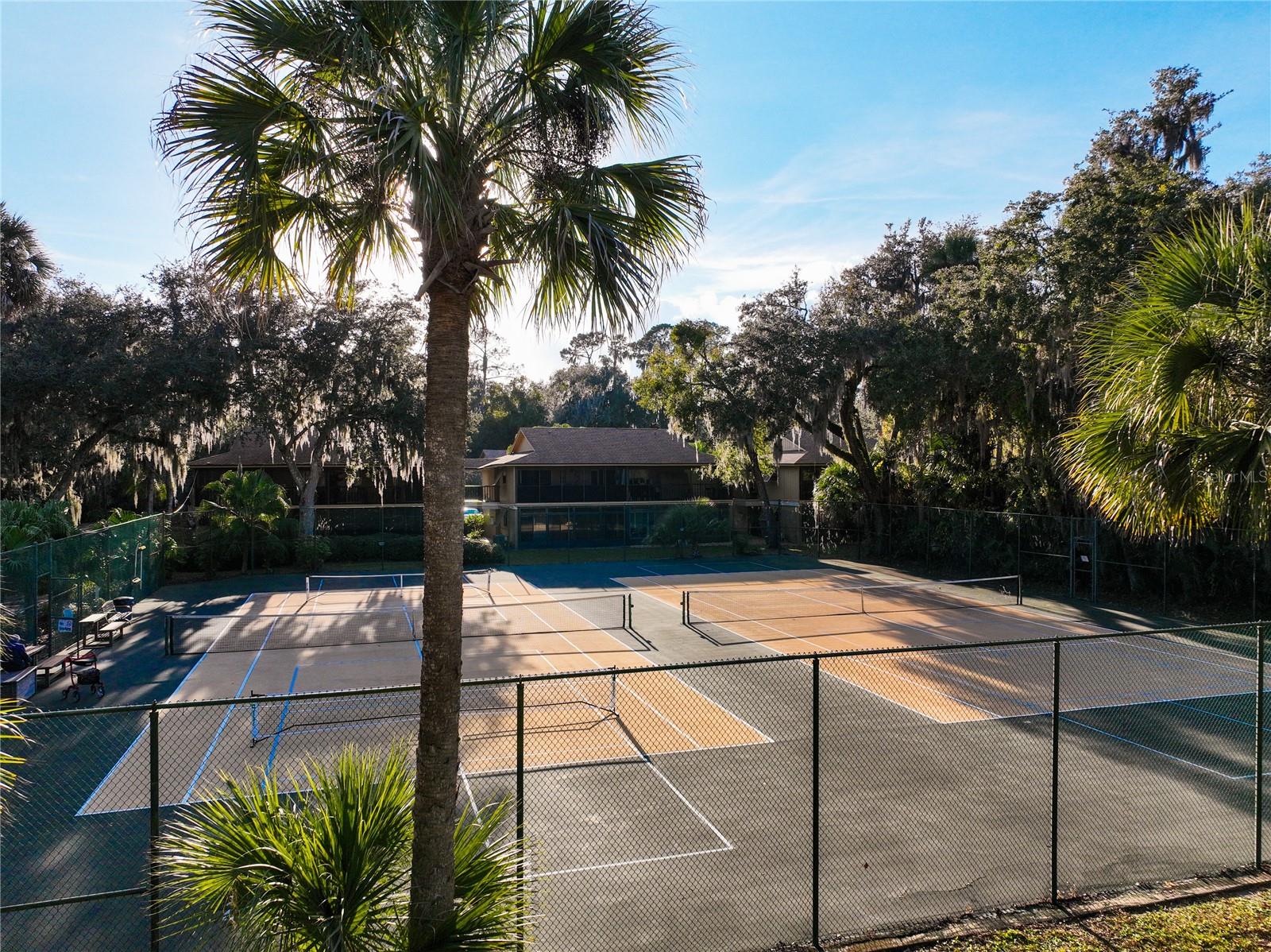 Image 52 of 77 For 130 Jasmine Woods Court 10d