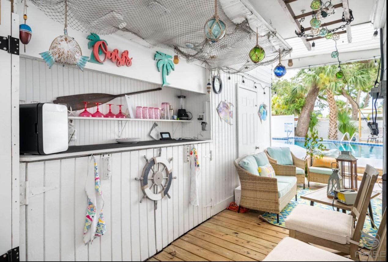 Image 17 of 25 For 301 Live Oak Street