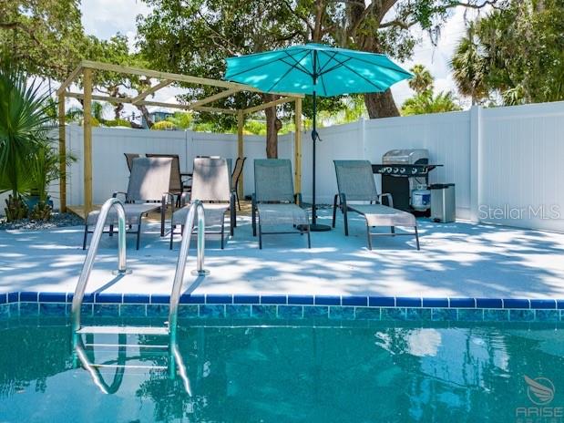 Image 18 of 25 For 301 Live Oak Street