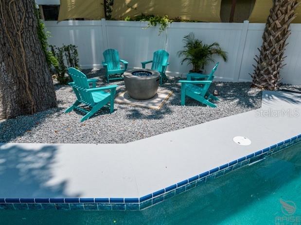 Image 19 of 25 For 301 Live Oak Street