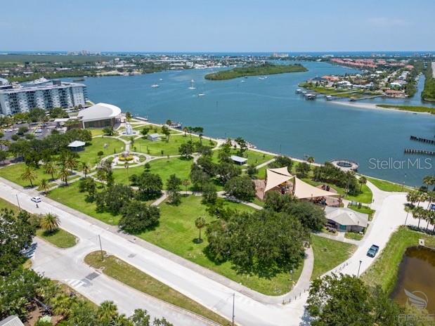 Image 24 of 25 For 301 Live Oak Street