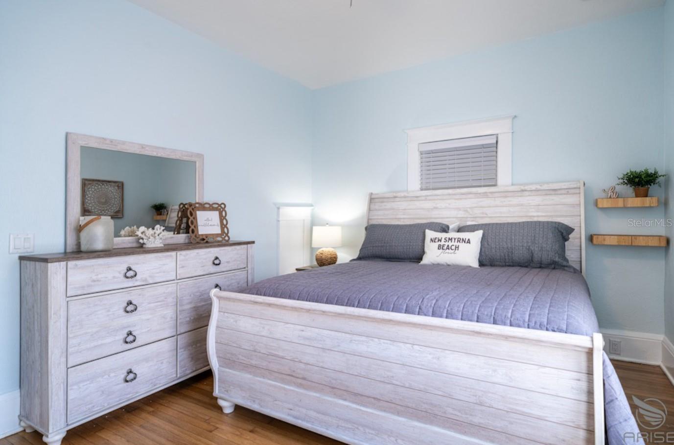 Image 7 of 25 For 301 Live Oak Street