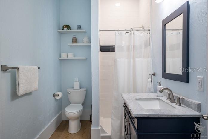 Image 9 of 25 For 301 Live Oak Street