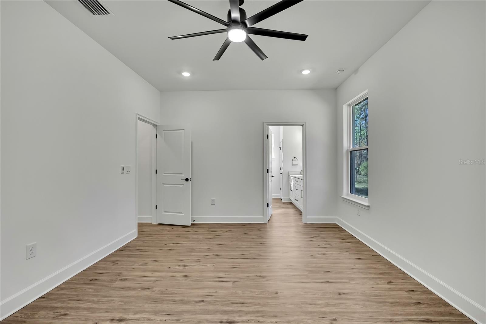 Image 21 of 50 For 15393 Myland Road