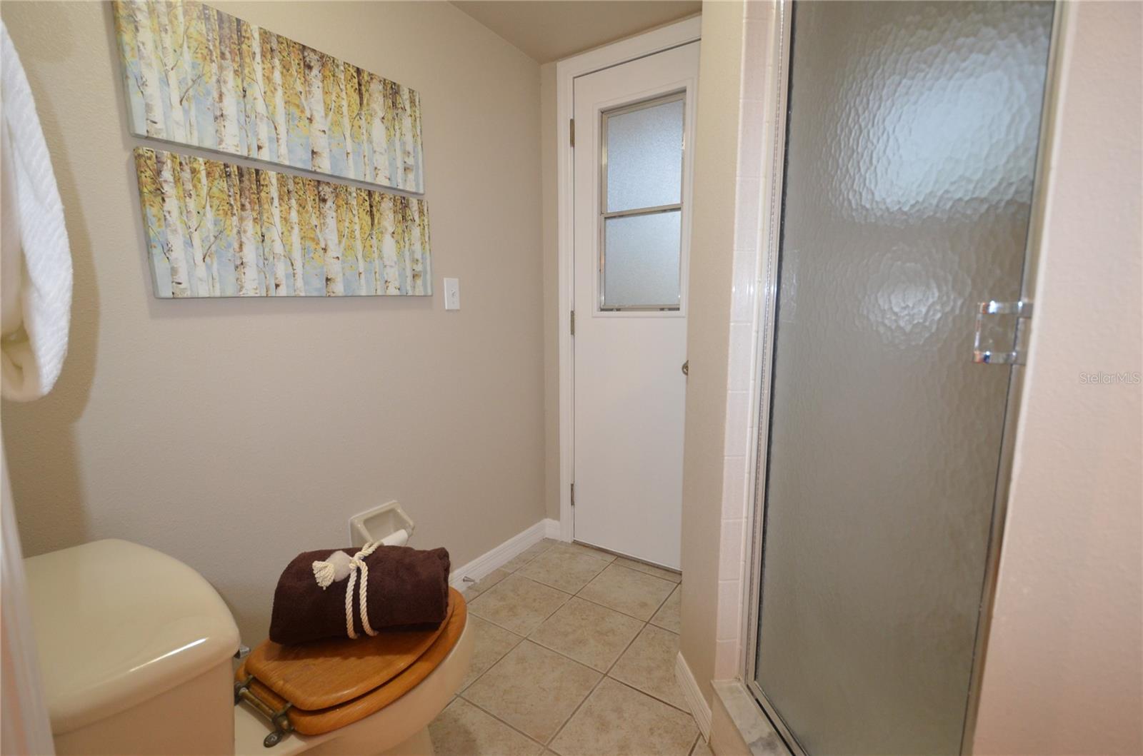 Image 14 of 23 For 5057 Bermuda Circle 15