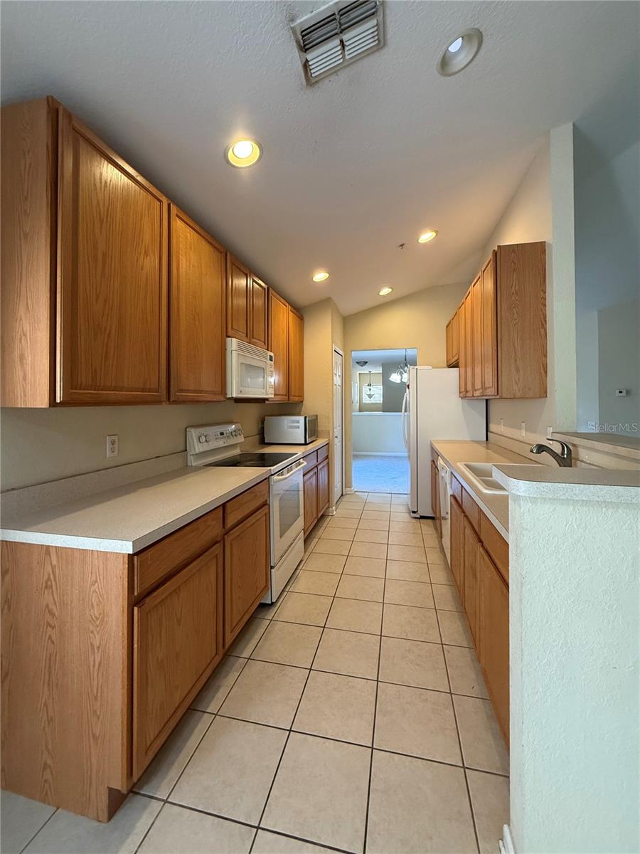 Image 13 of 31 For 2763 Metro Sevilla Drive 110