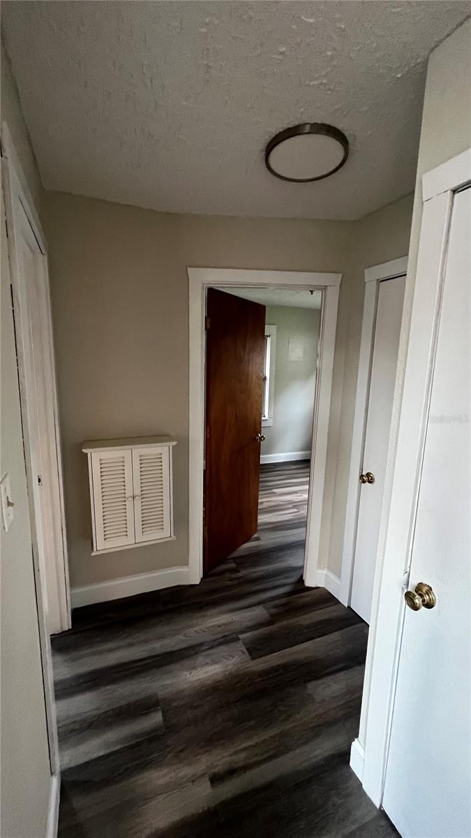 Image 11 of 24 For 1658 Hempel Avenue