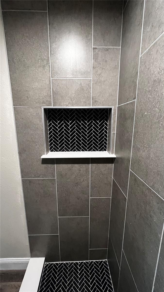 Image 20 of 24 For 1658 Hempel Avenue