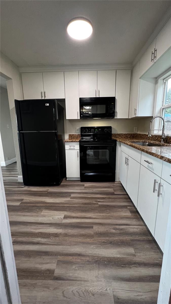 Image 22 of 24 For 1658 Hempel Avenue