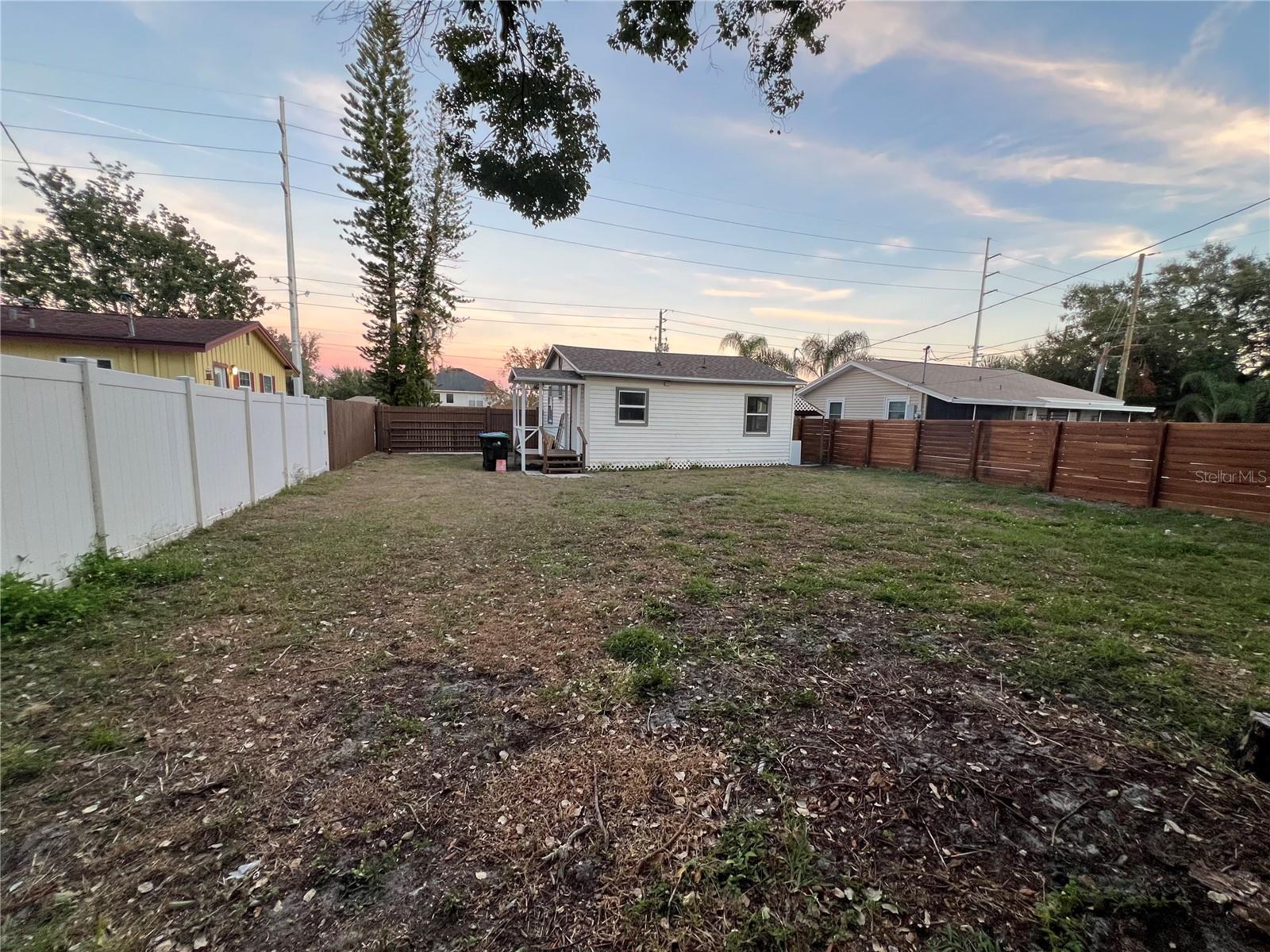 Image 7 of 24 For 1658 Hempel Avenue