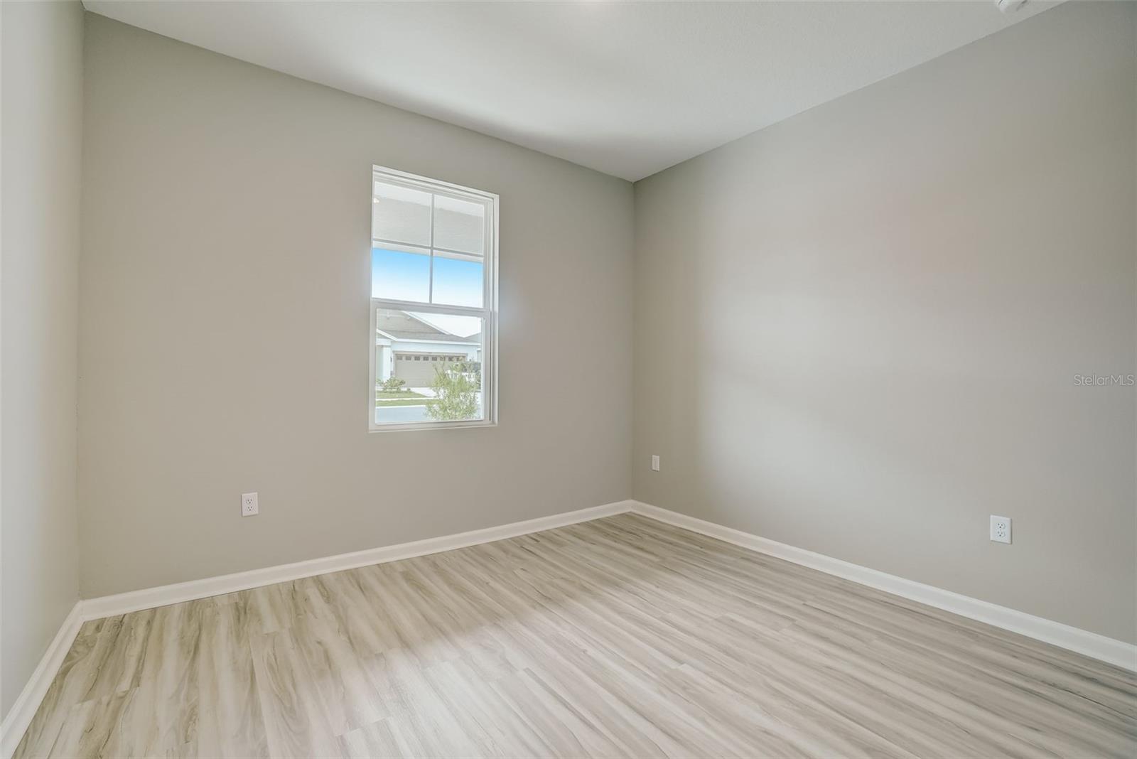 Image 16 of 48 For 1016 Griffon Avenue