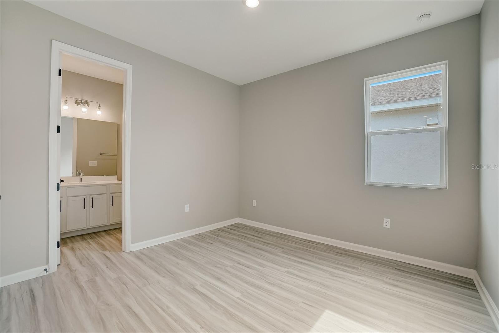 Image 24 of 48 For 1016 Griffon Avenue