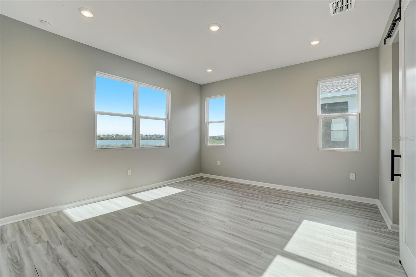 Image 29 of 48 For 1016 Griffon Avenue