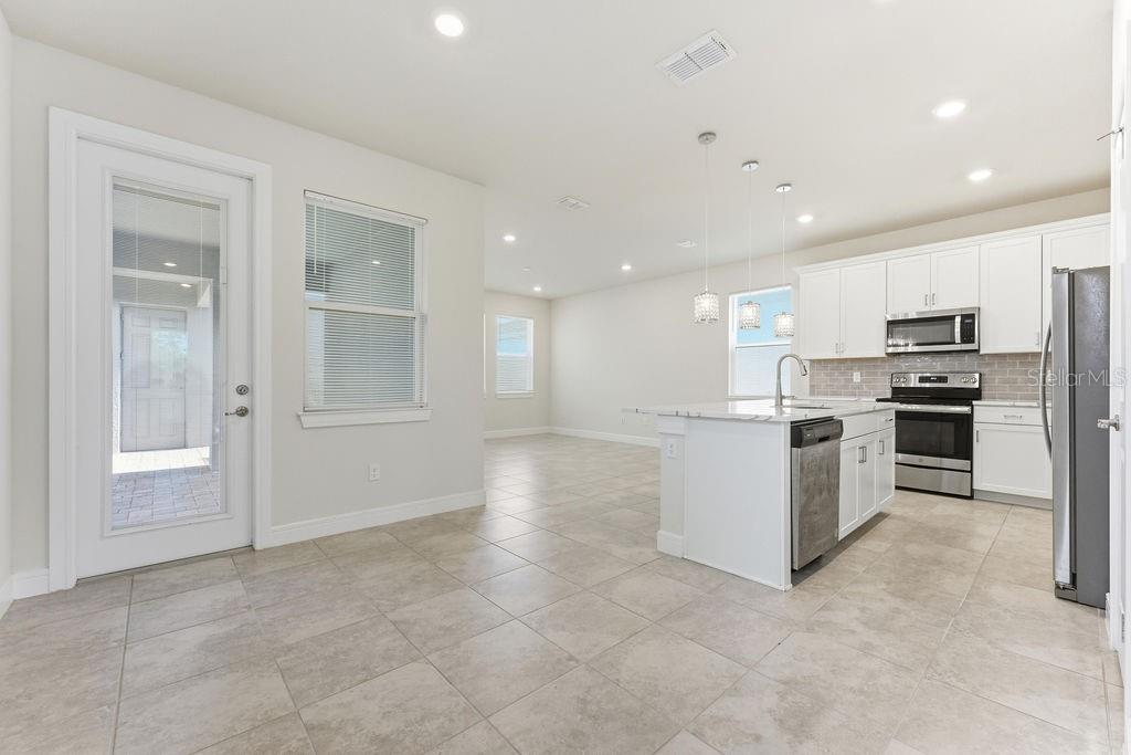 Image 9 of 50 For 14037 Kauai Drive