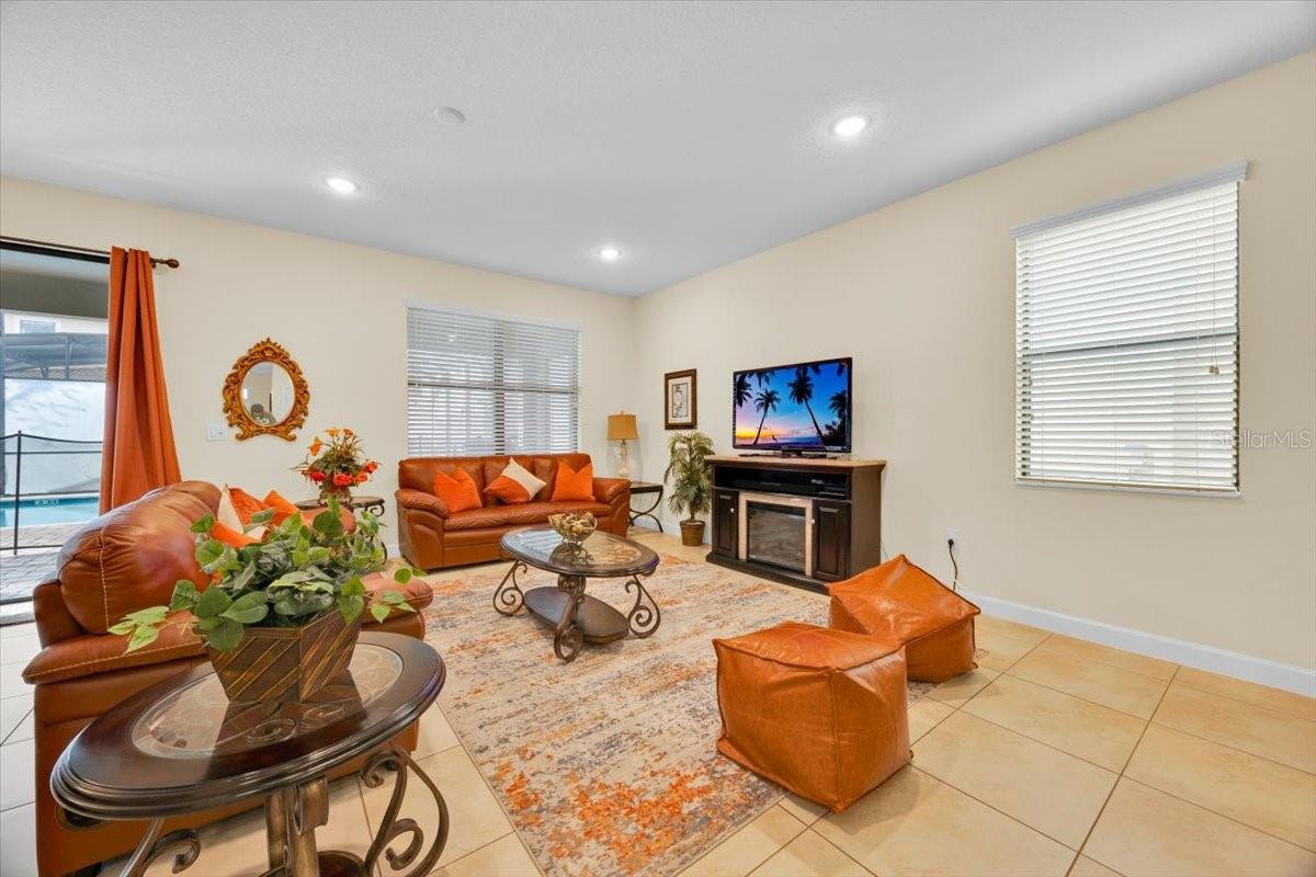 Image 14 of 43 For 9032 Shadow Mountain Street