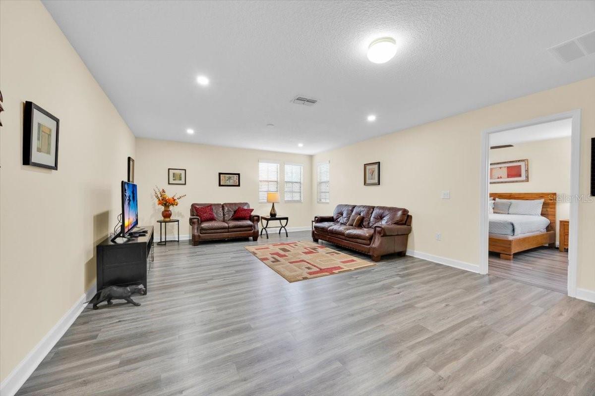 Image 26 of 43 For 9032 Shadow Mountain Street