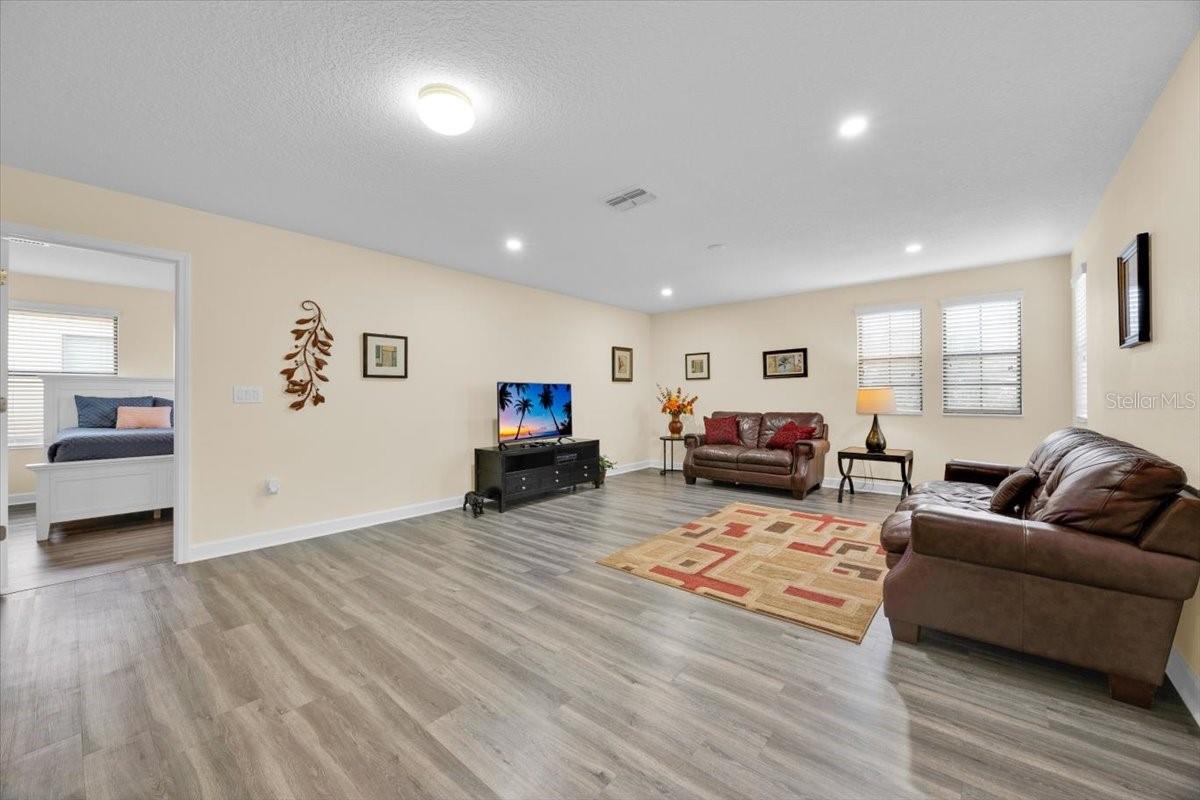 Image 27 of 43 For 9032 Shadow Mountain Street