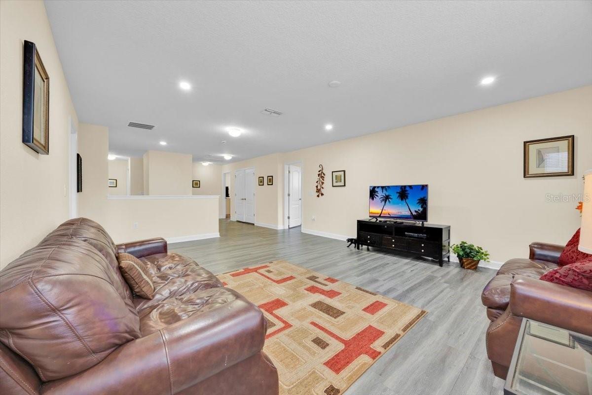 Image 31 of 43 For 9032 Shadow Mountain Street