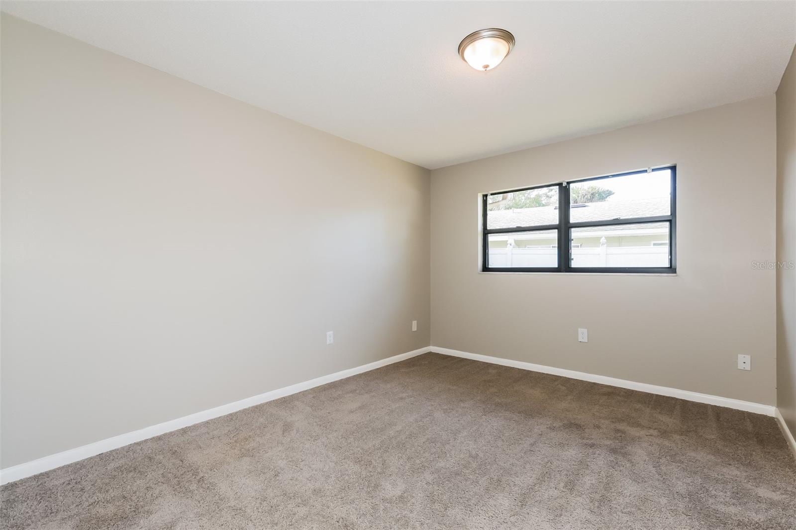 Image 18 of 21 For 418 Duchess Drive