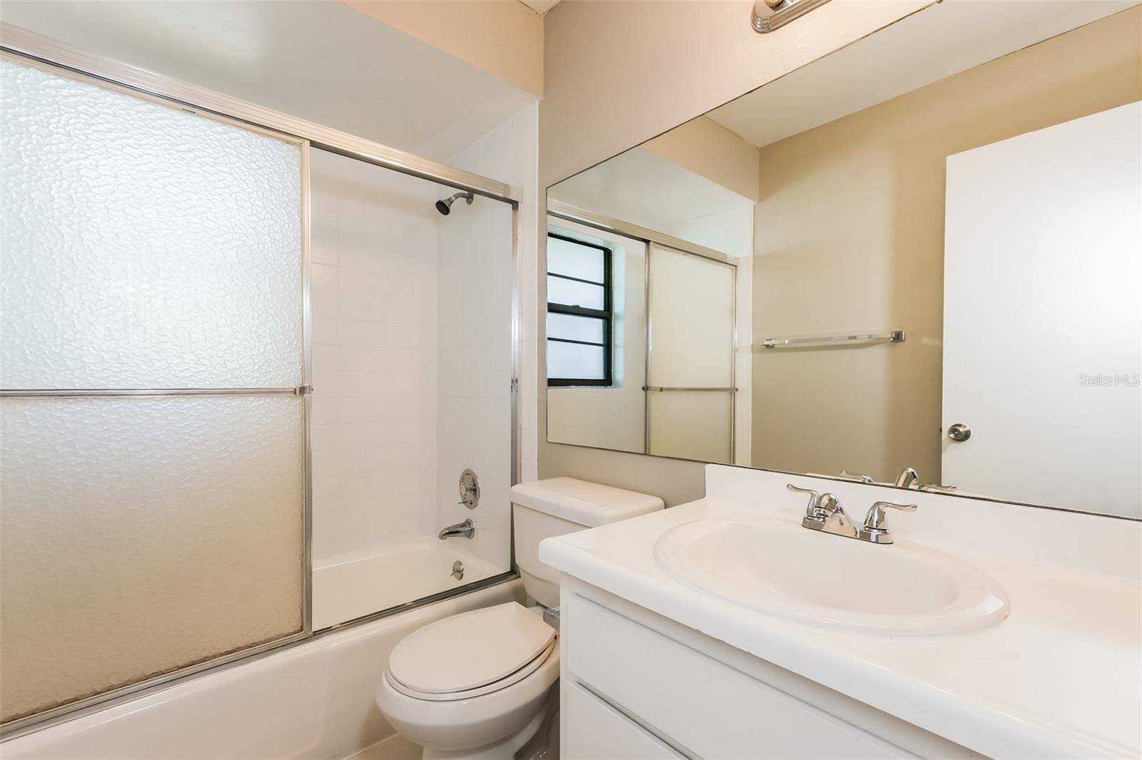 Image 19 of 21 For 418 Duchess Drive