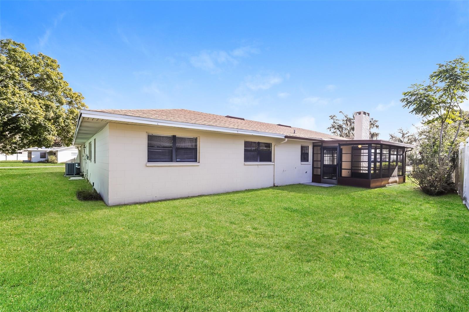 Image 20 of 21 For 418 Duchess Drive