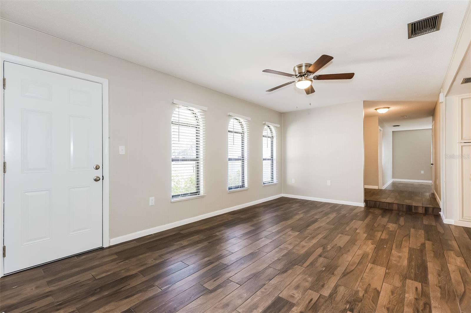 Image 3 of 21 For 418 Duchess Drive