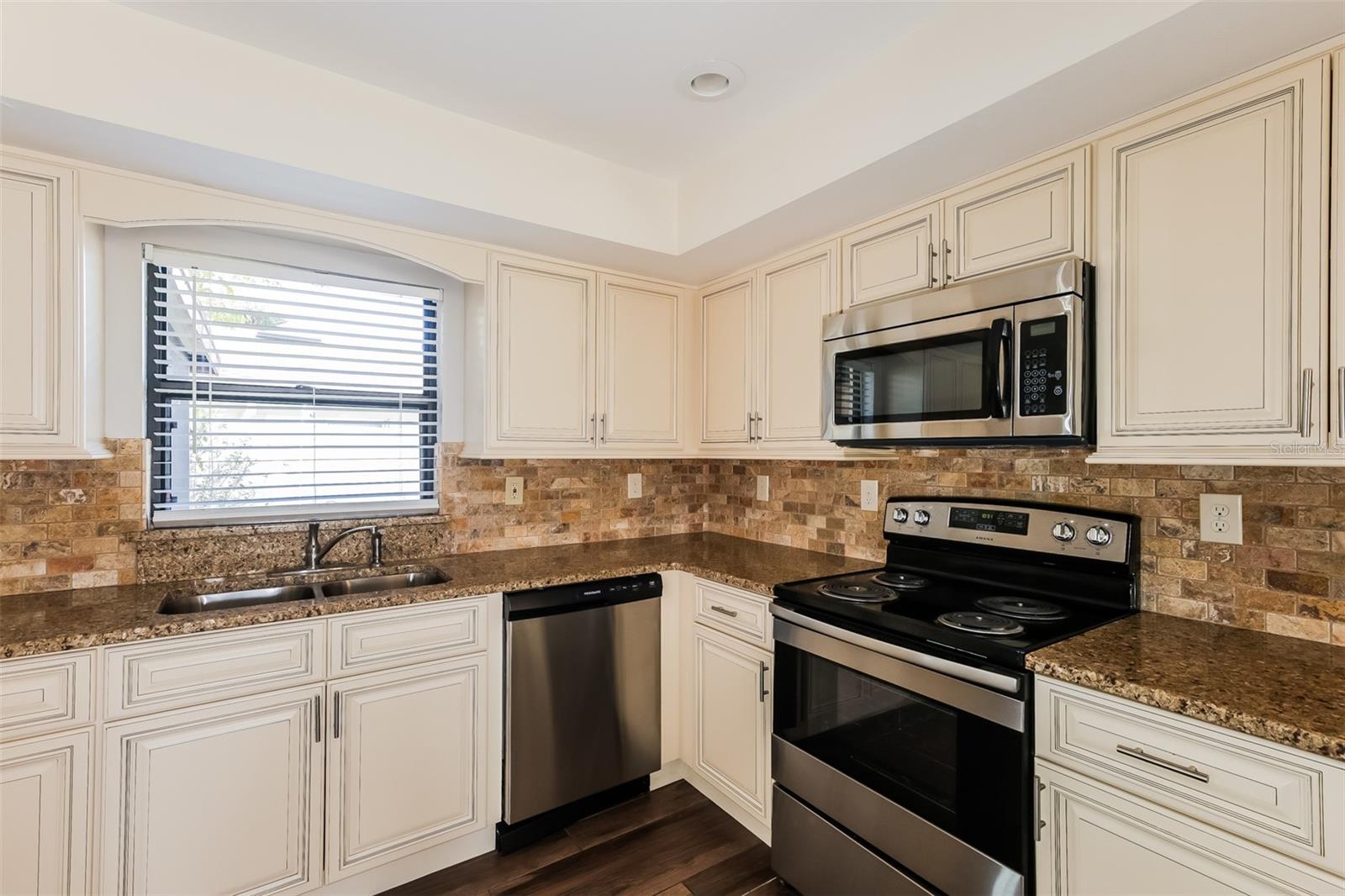 Image 7 of 21 For 418 Duchess Drive