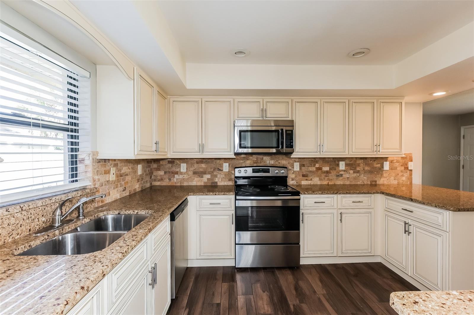 Image 8 of 21 For 418 Duchess Drive