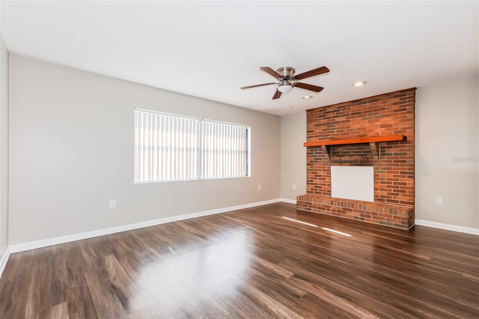 Image 9 of 21 For 418 Duchess Drive