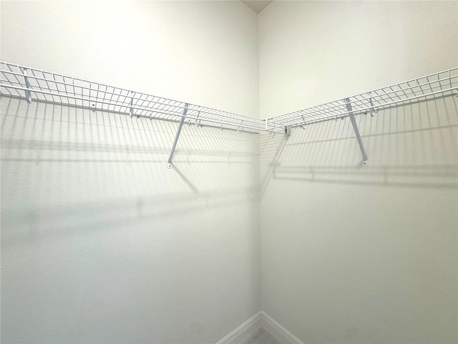 Image 16 of 37 For 9819 Gobat Alley