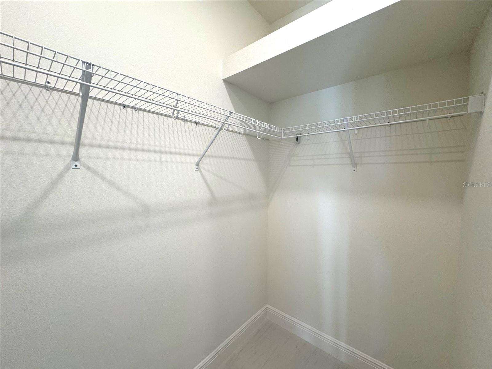 Image 17 of 37 For 9819 Gobat Alley